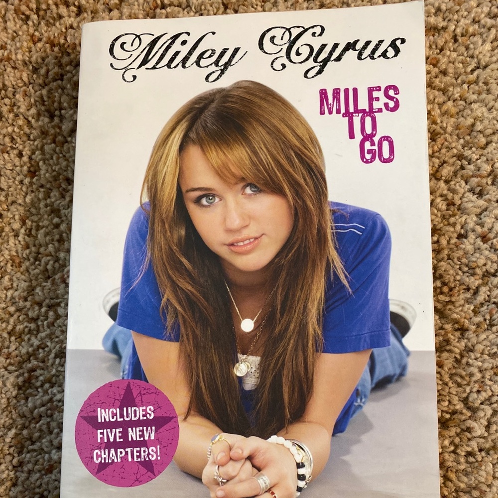 💚2 for $10 💙 Miley Cyrus miles to go Book
